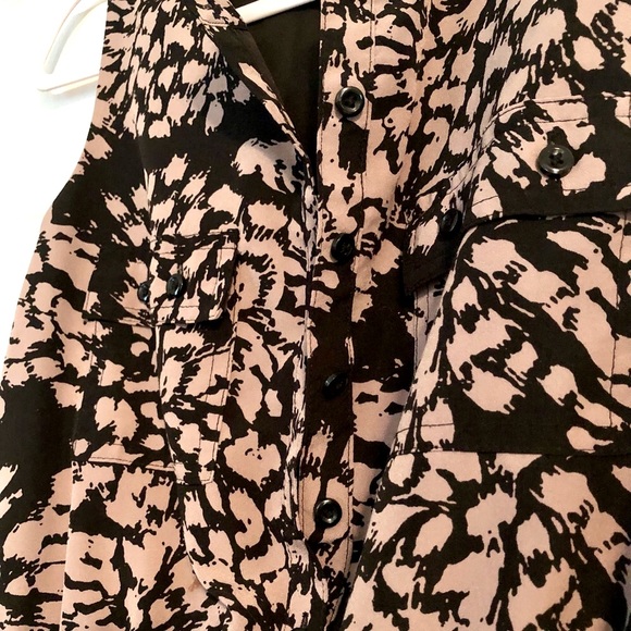 Sleeveless black and tan dress - Picture 3 of 3